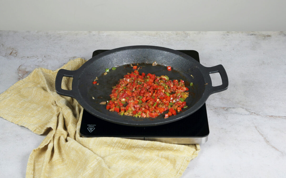 Preparamos el sofrito de verduras