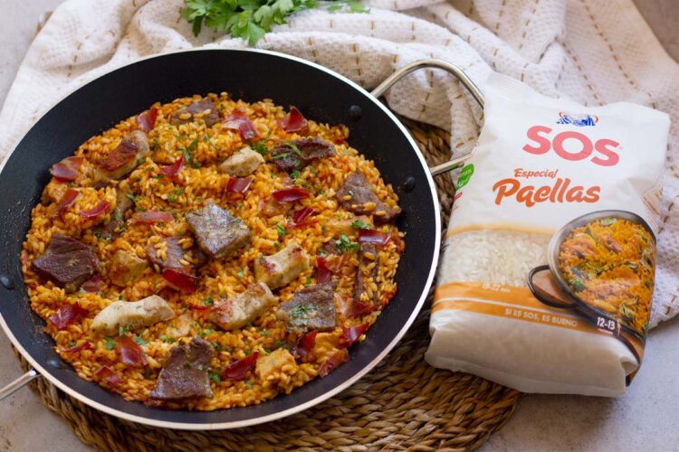 Foto de Paella con Carne de Cerdo: Receta Deliciosa