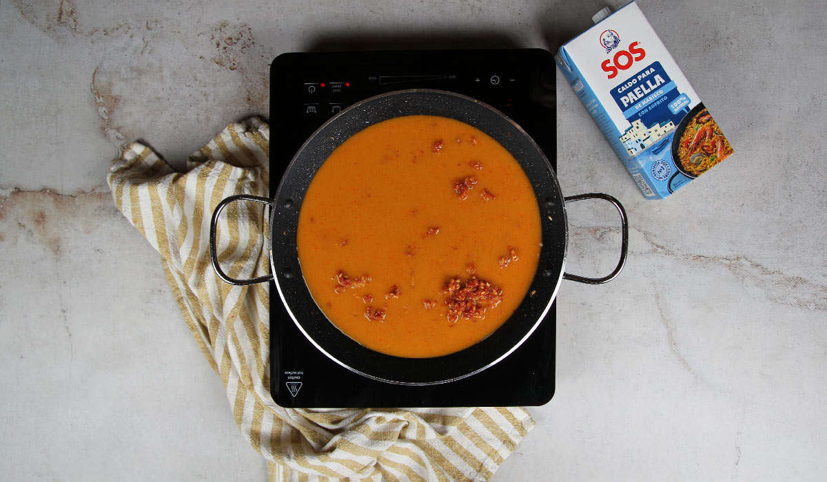 Caldo en Paella de pescado 