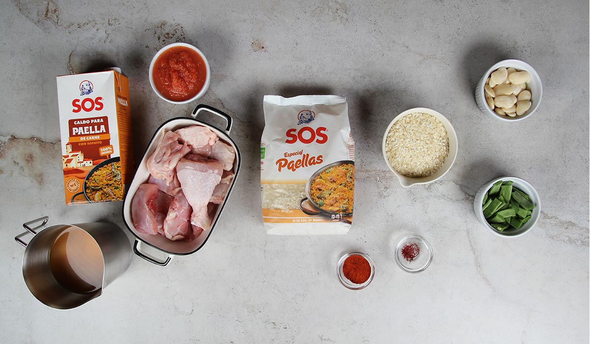 Ingredientes de Paella con conejo y pollo