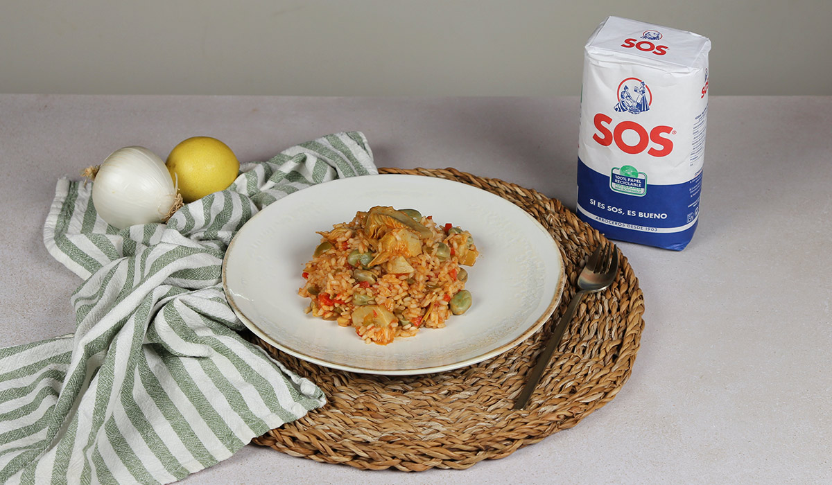 Presentación del arroz con habas y alcachofas