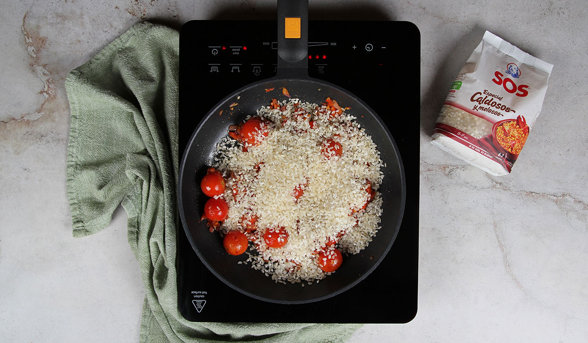 Arroz en arroz meloso con setas