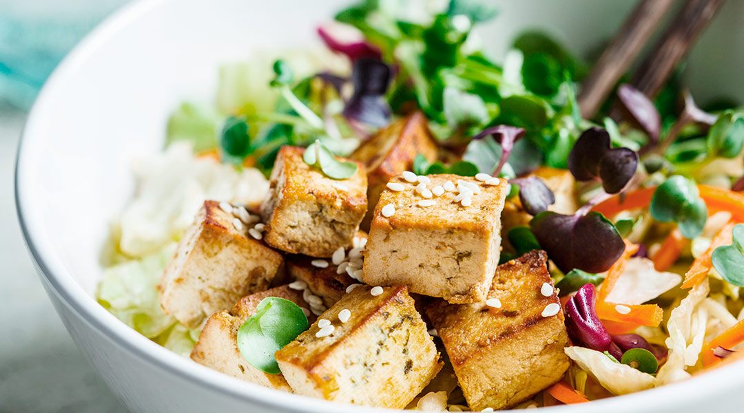 Ensalada con tofu