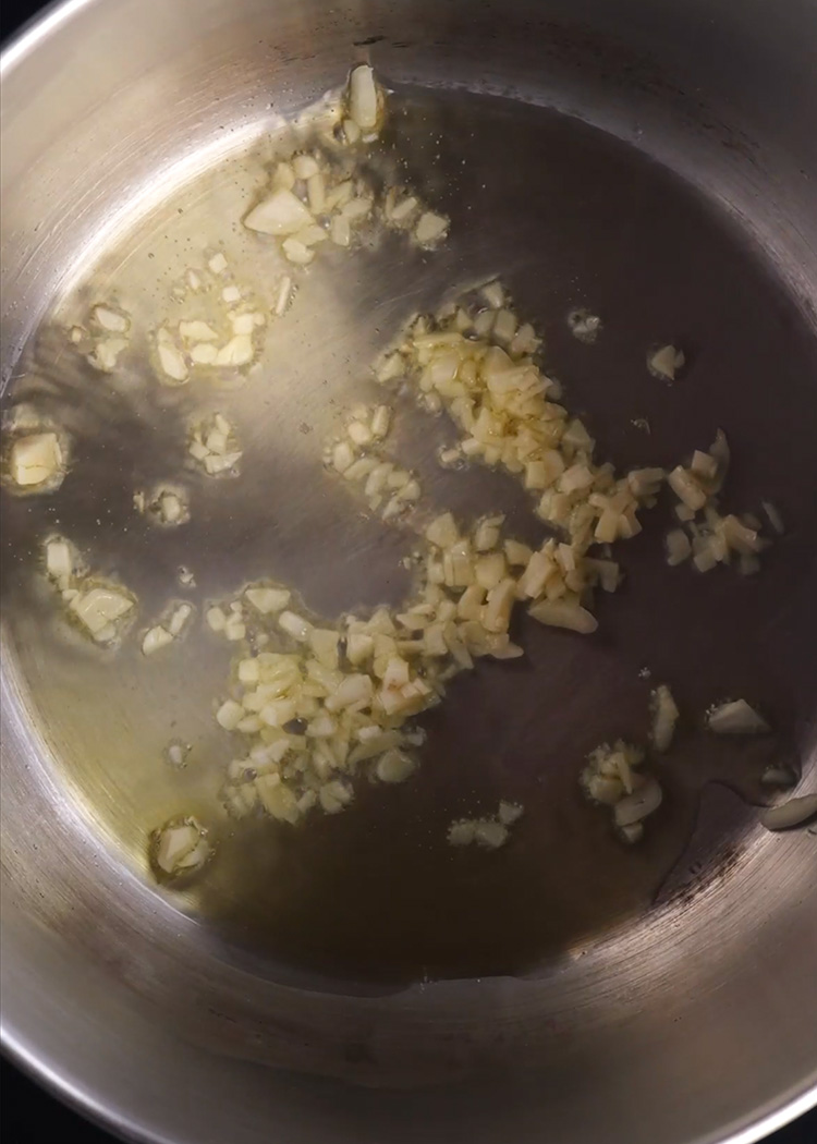 Sofrito para arroz con zanahorias