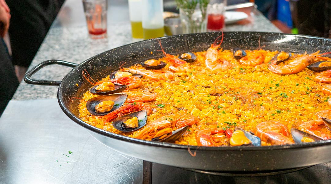 Cantidad ideal de arroz por persona para una paella perfecta