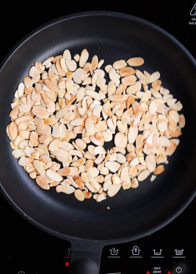 Tostar almendras para arroz almendra