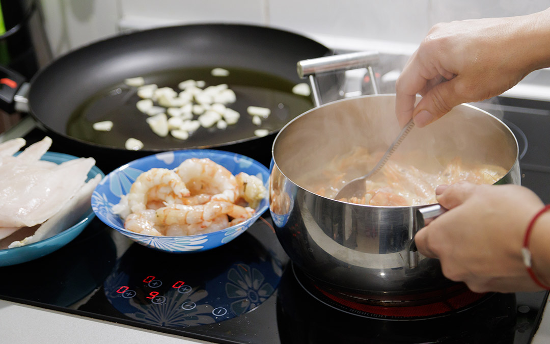 Cómo hacer fumet para paella casero y delicioso